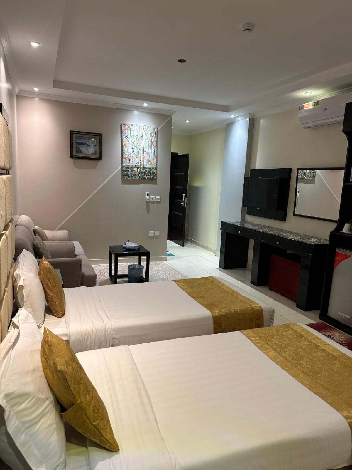 Al Lord Hotel Abu Qa'ar 外观 照片